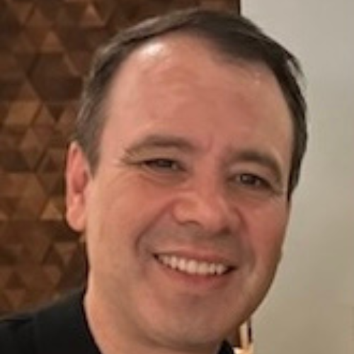 Salvador Rosales headshot